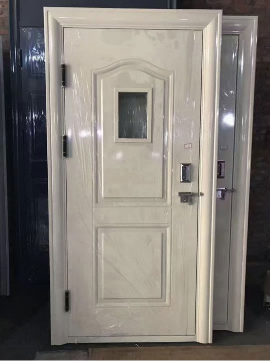 城固学校教室门