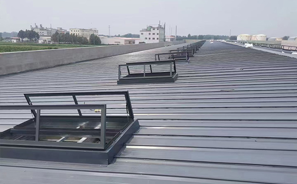 某中学室内体育馆城固排烟窗改造项目