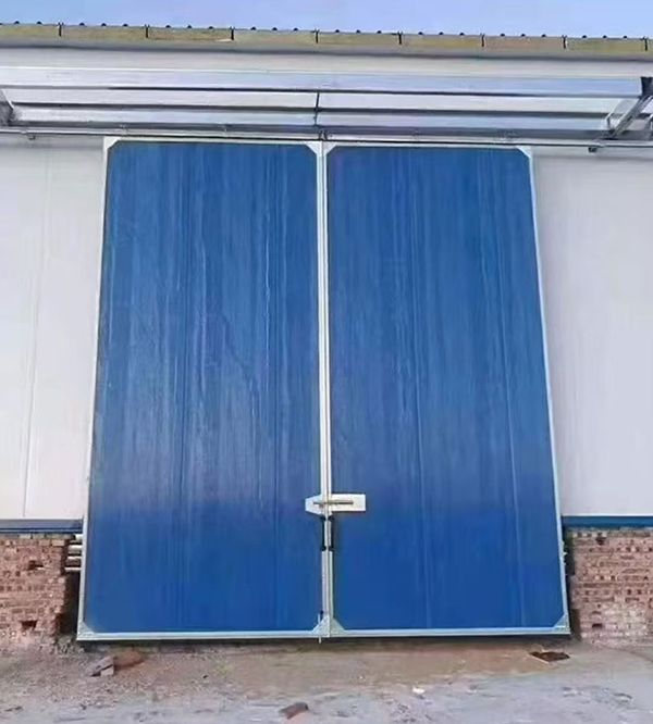 城固工业门在大型仓储物流通道中的应用实例 城固工业门在大型仓储物流通道中的应用实例