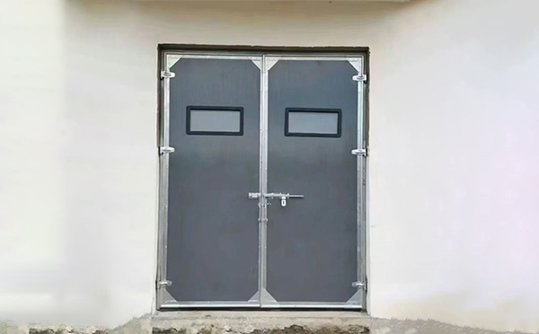 城固工业门在高温作业区域的运行表现